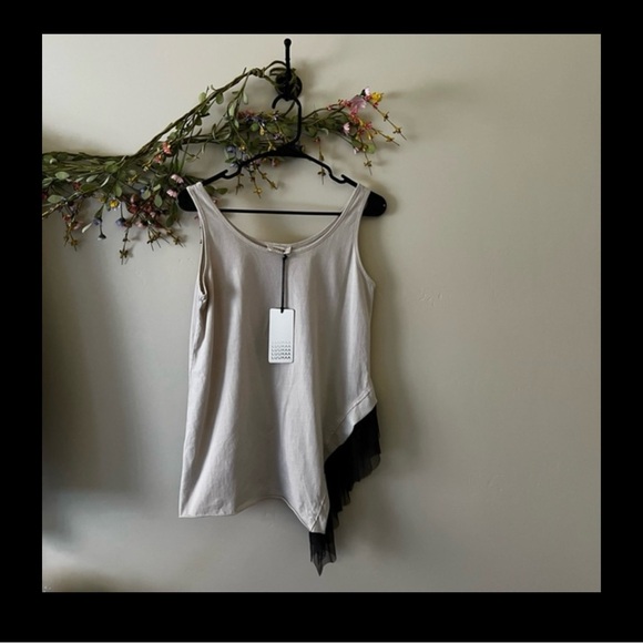 New with Tags LUUKAA Asymmetrical Tank Top - Picture 10 of 10
